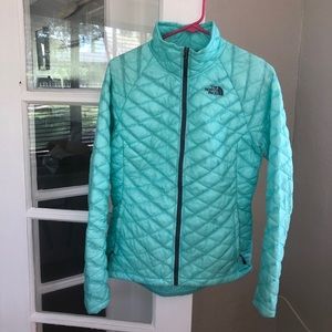 The North Face Womans Thermoball Jacket- size sm